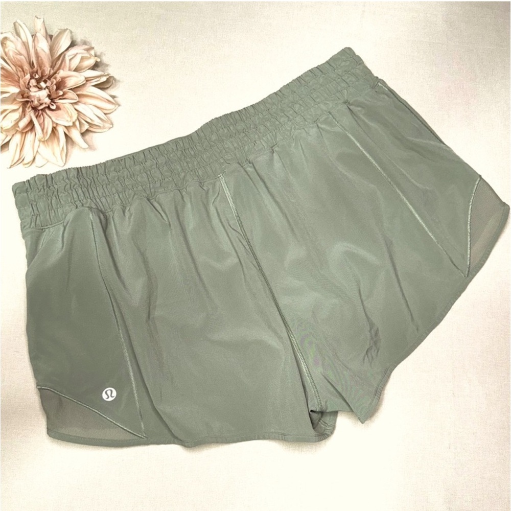 Lululemon Hotty Hot High Rise Athletic Shorts SeaMoss Green 12 - Picture 6 of 7